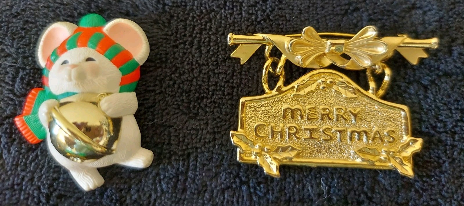 Vtg Christmas Holiday 7pc Pins/Brooches Bells Trees Mouse Snowman Sign Gold-tone