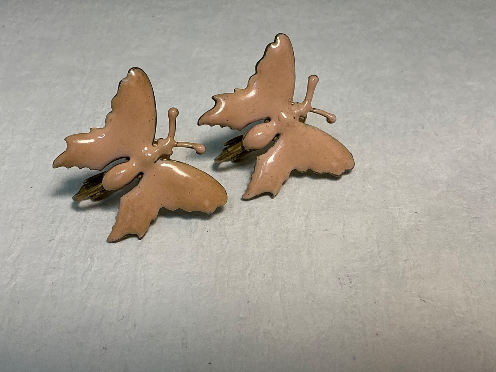 🌸 Vintage Miriam Haskell Peach Enamel Gold Metal Butterfly Screw Back Earrings