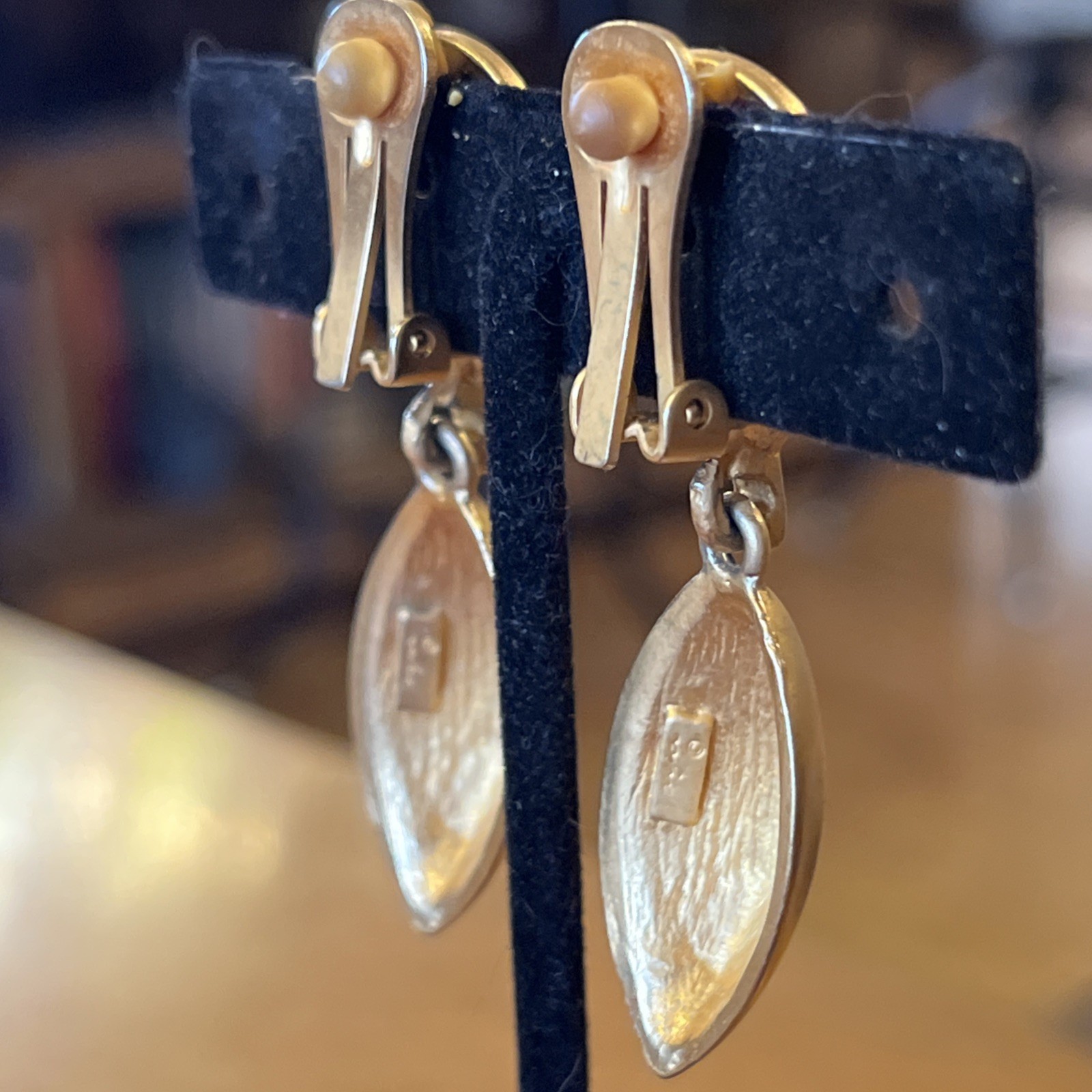 Vintage XEJA Matte Gold Dangle Drop Clip On Earrings Statement Classic