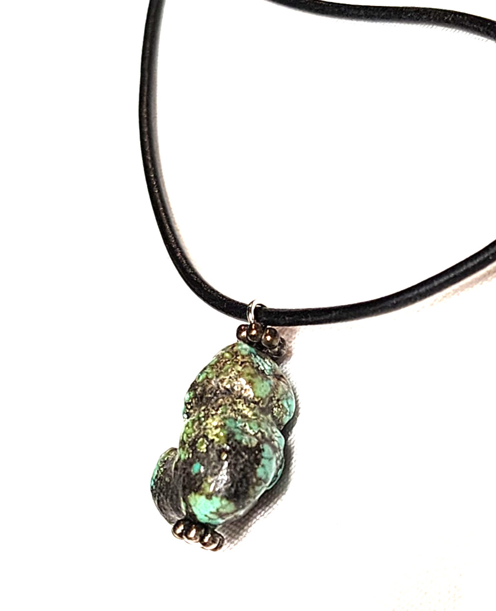 Vintage Natural South-Western Turquoise Bead Pendant Necklace 19″ Black Cord