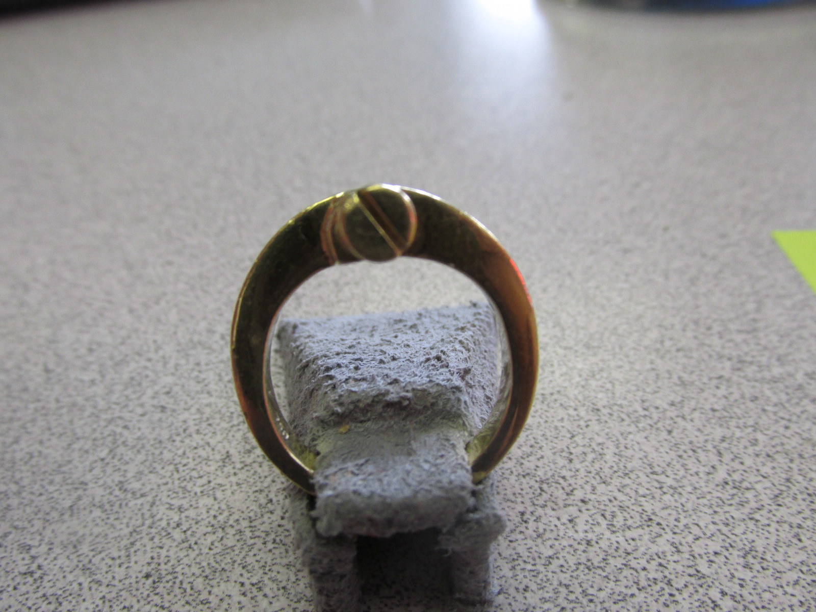 Beautiful 18k Gold 1.00 ctw. VS1-G Modern Diamond Ring size 7.75 Make Offer