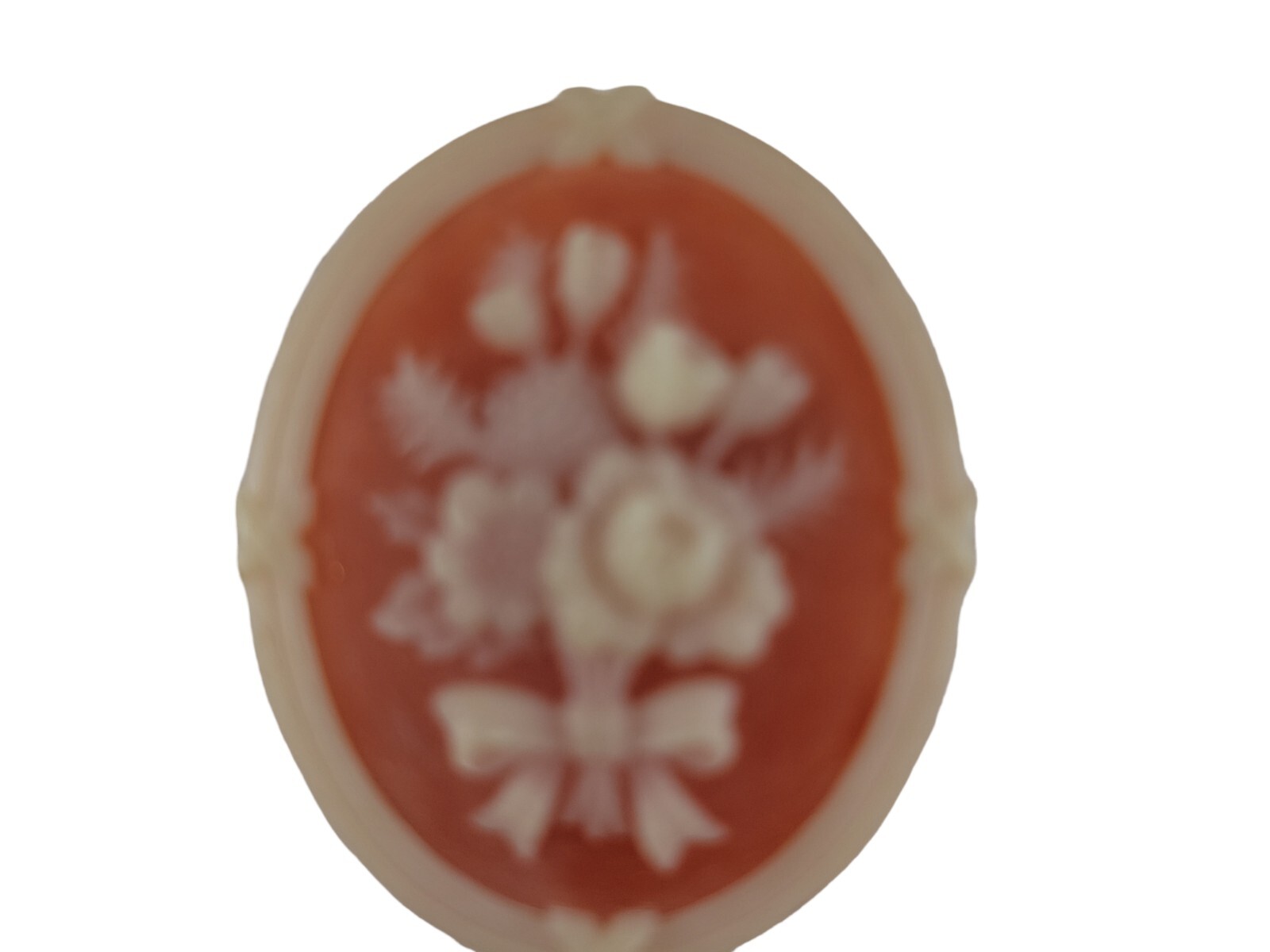 Vtg AVON Cameo Brooch Pin – Acrylic Cream Color Flower On Salmon Pink Background