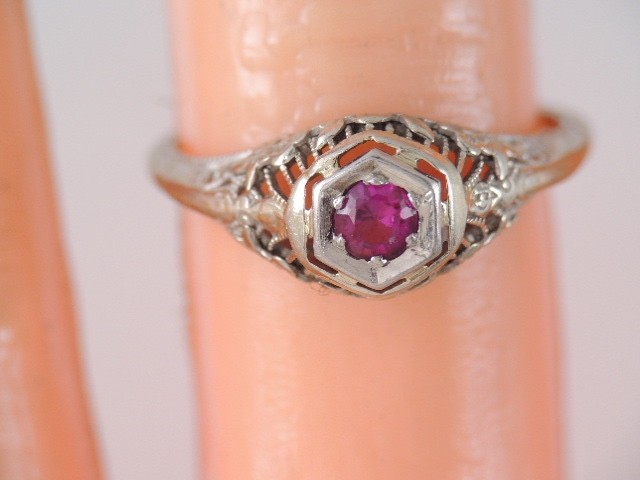 ANTIQUE ART DECO 18K WHITE GOLD FILIGREE LAB RUBY STONE RING sz 5 3/4