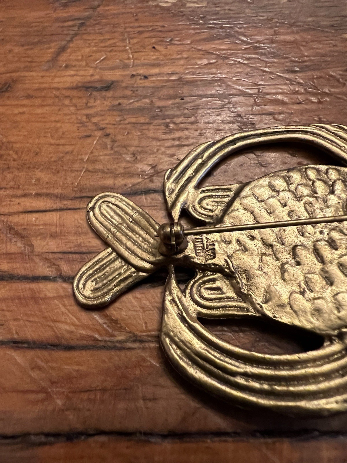Vintage Signed Alva Studios Mayan Modernist Fish Brass Museum Replica Brooch Pin