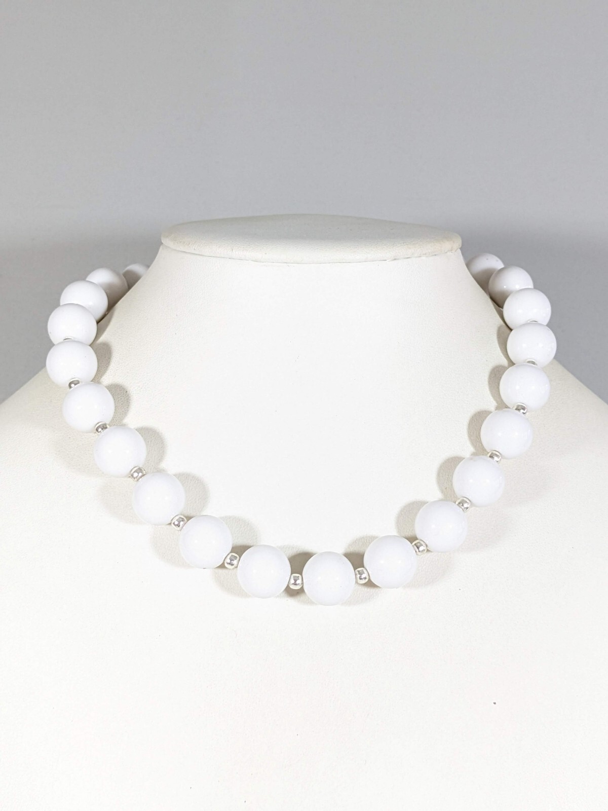 Silver Tone White Round Acrylic Bead 15mm Chunky Necklace 17.5 inches
