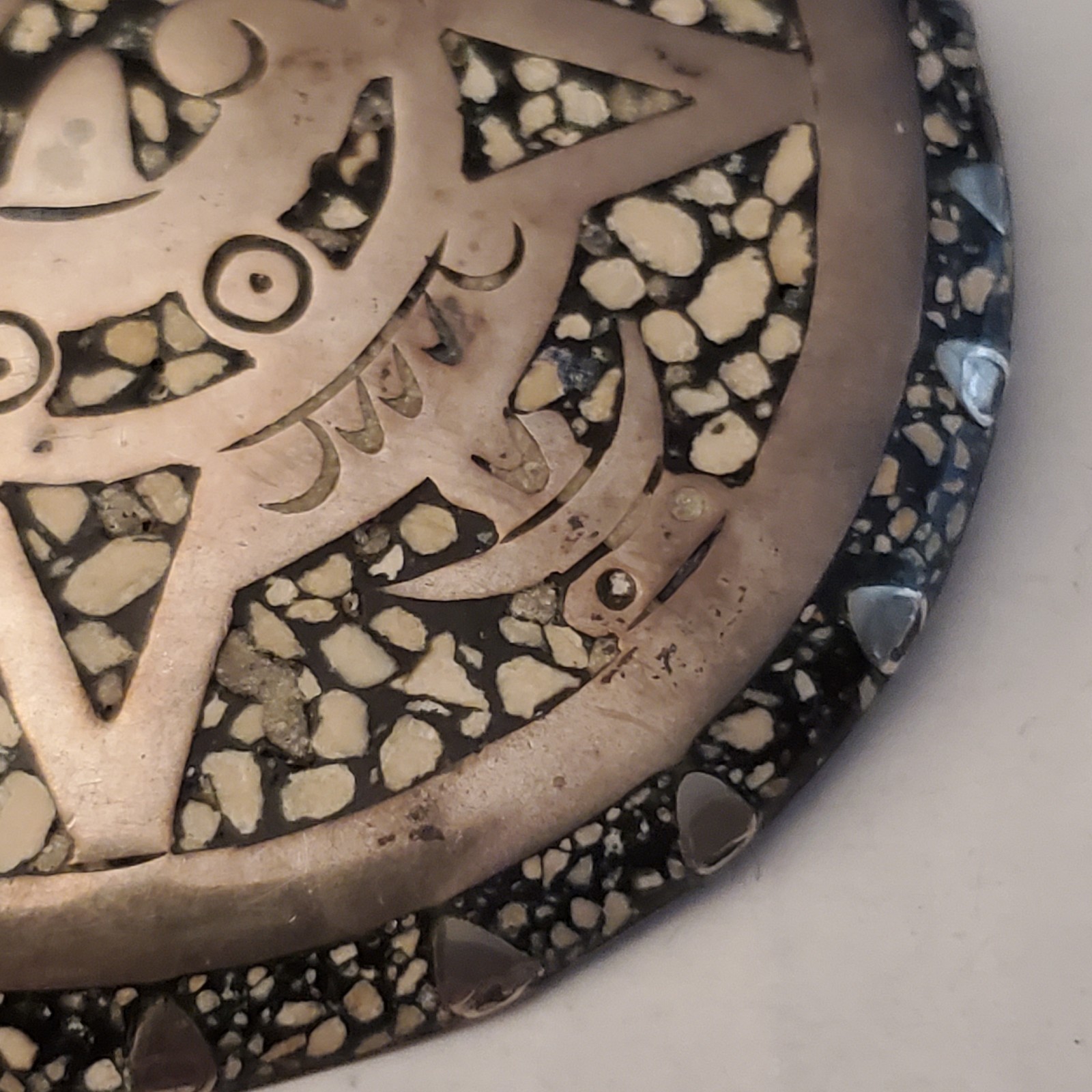 Sterling Silver Pin/Pendant Large 2 1/4″ Mexico Aztec Style with Chip Inlay 22 g