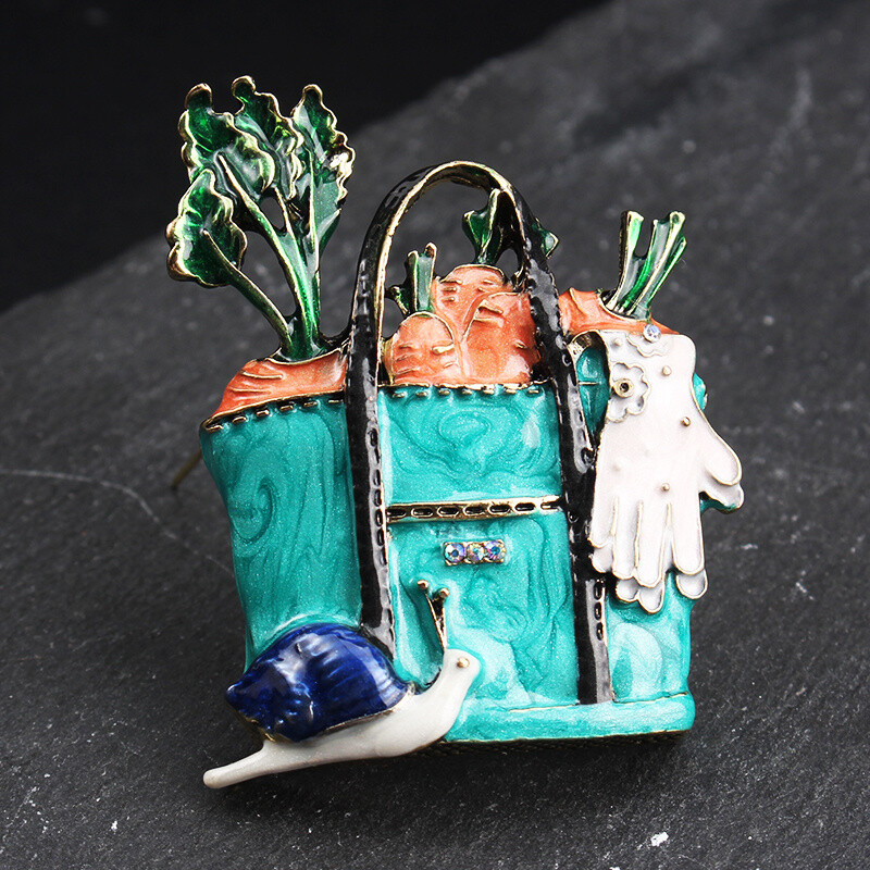 Retro Creative Rustic Carrot Vegetable Basket Snail Brooch Women Jewelry Gift