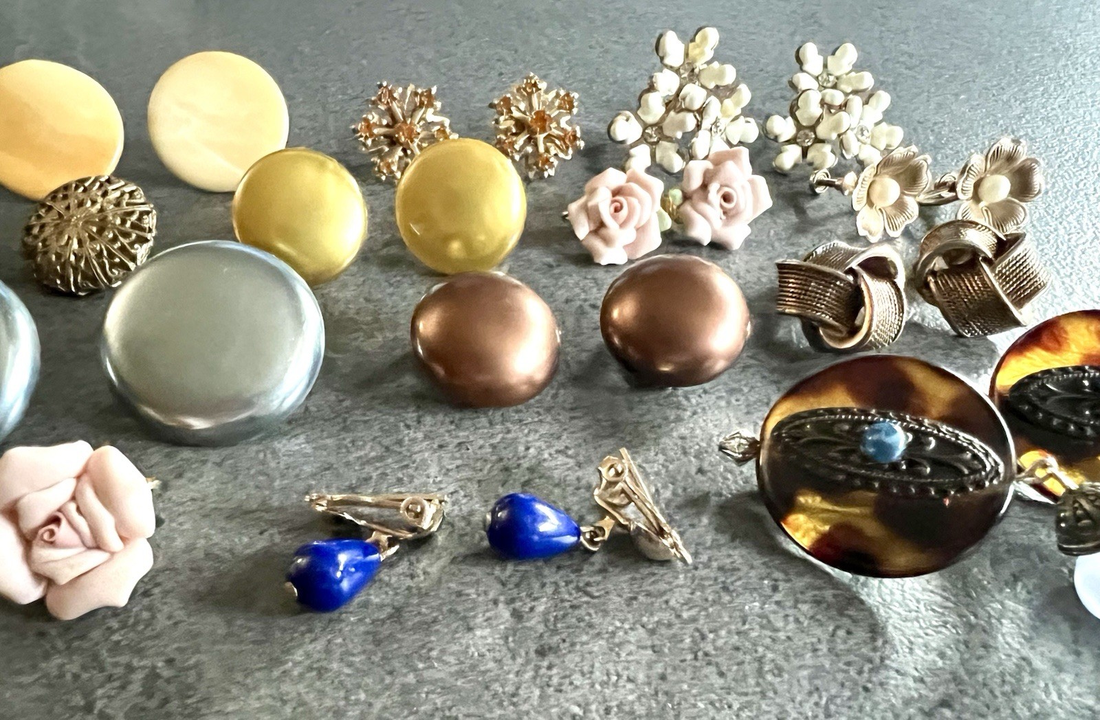 Vintage Costume Jewelry Lot Clip On / Screw Back Earrings 13 Pain