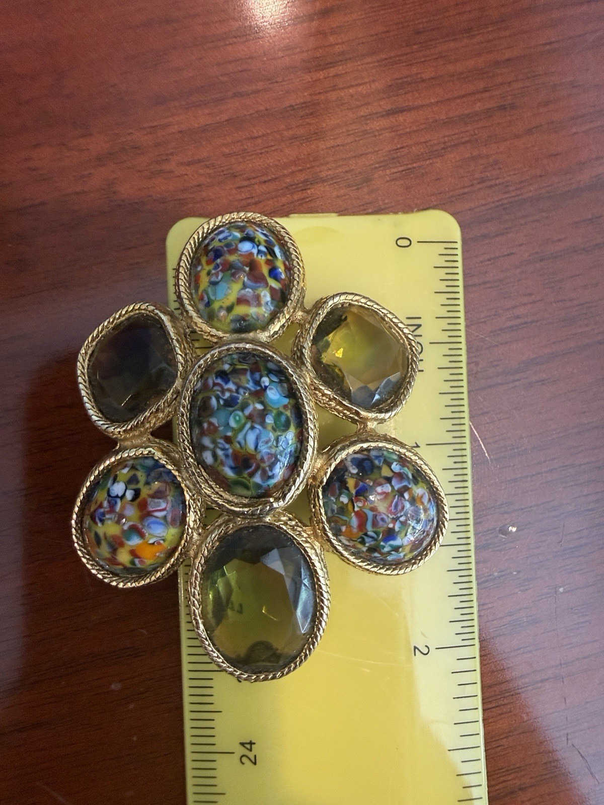 Vintage Brooch Mellifiore and Green Glass with Gold Cluster