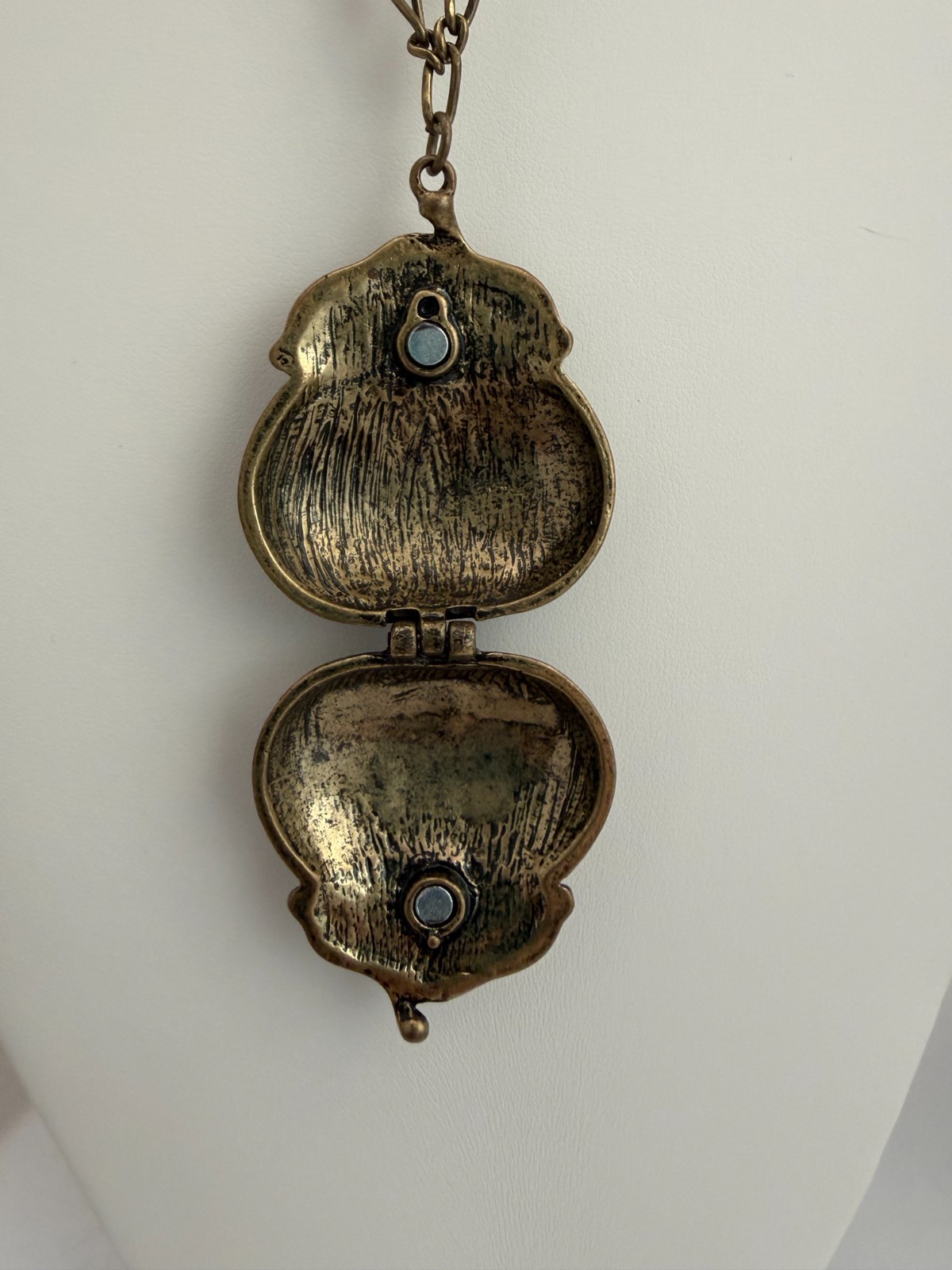 Vintage-Style Ornate Embossed Chatelaine Coin Purse Locket Necklace Floral Brass