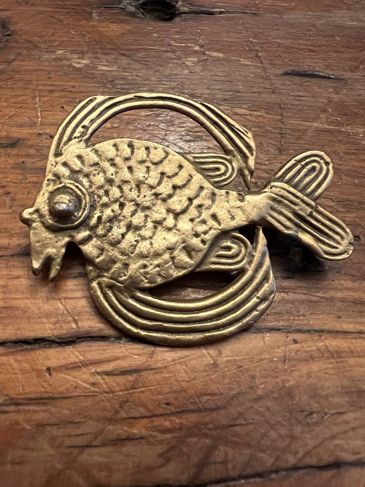 Vintage Signed Alva Studios Mayan Modernist Fish Brass Museum Replica Brooch Pin