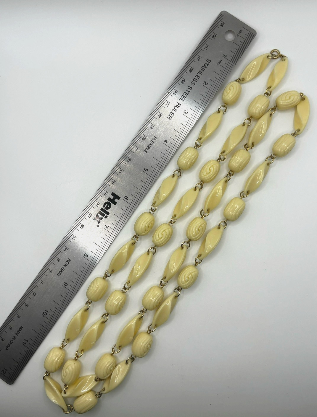 Vintage Ivory Cream Molded And Carved Bead Gold Tone Link Long Necklace 47 Inch