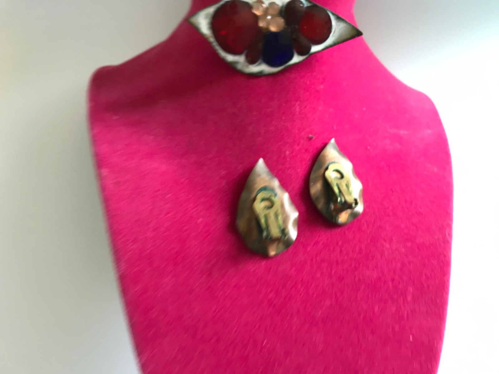 VNTG BERYL SHELDON COPPER & ENAMEL ABSTRACT DROPS-BROOCH/EARRINGS SET 1960mcm