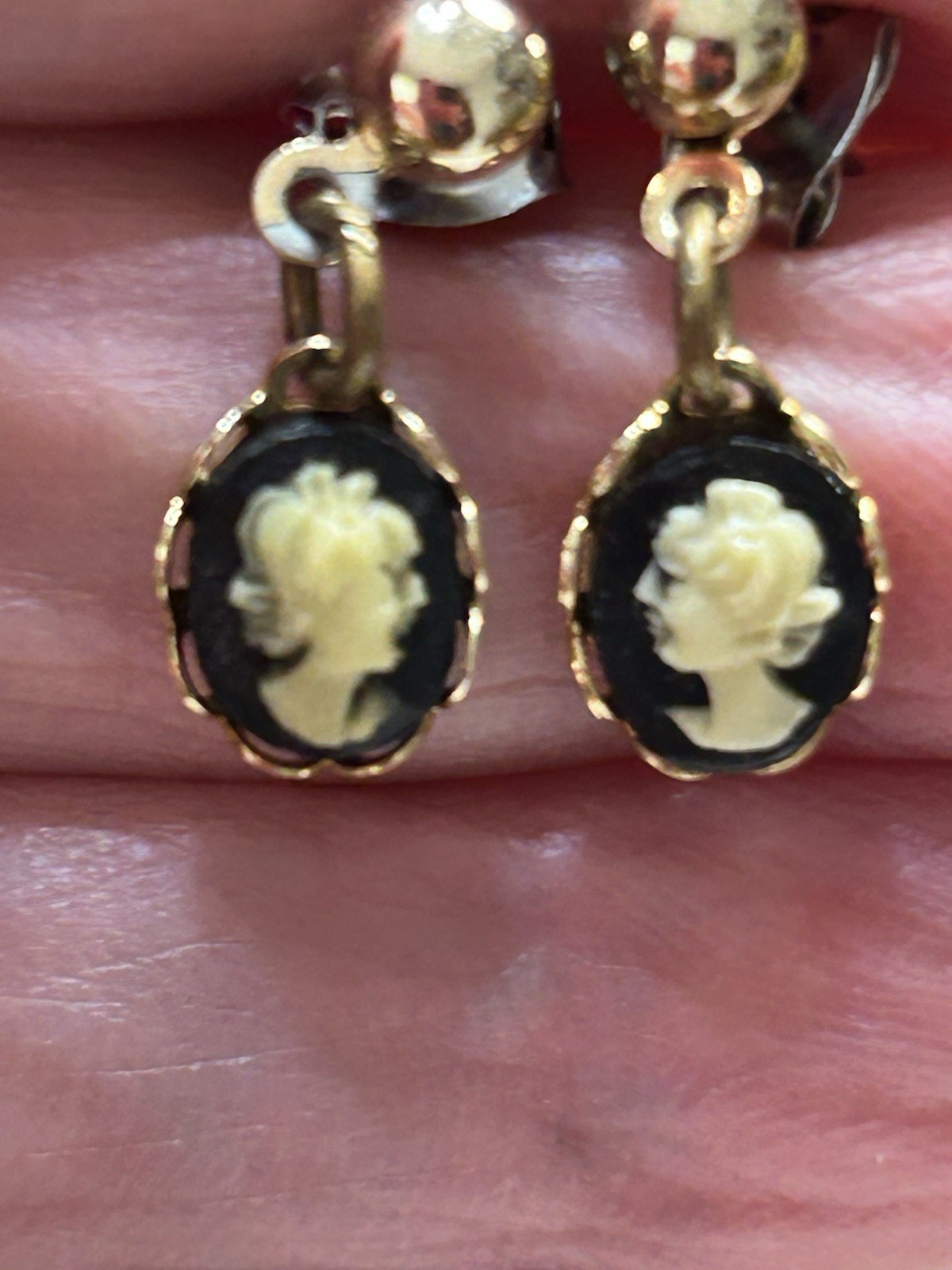 VTG Cameo Earrings Petite Drop Dangle Black And White Gold Tone Dainty Feminine