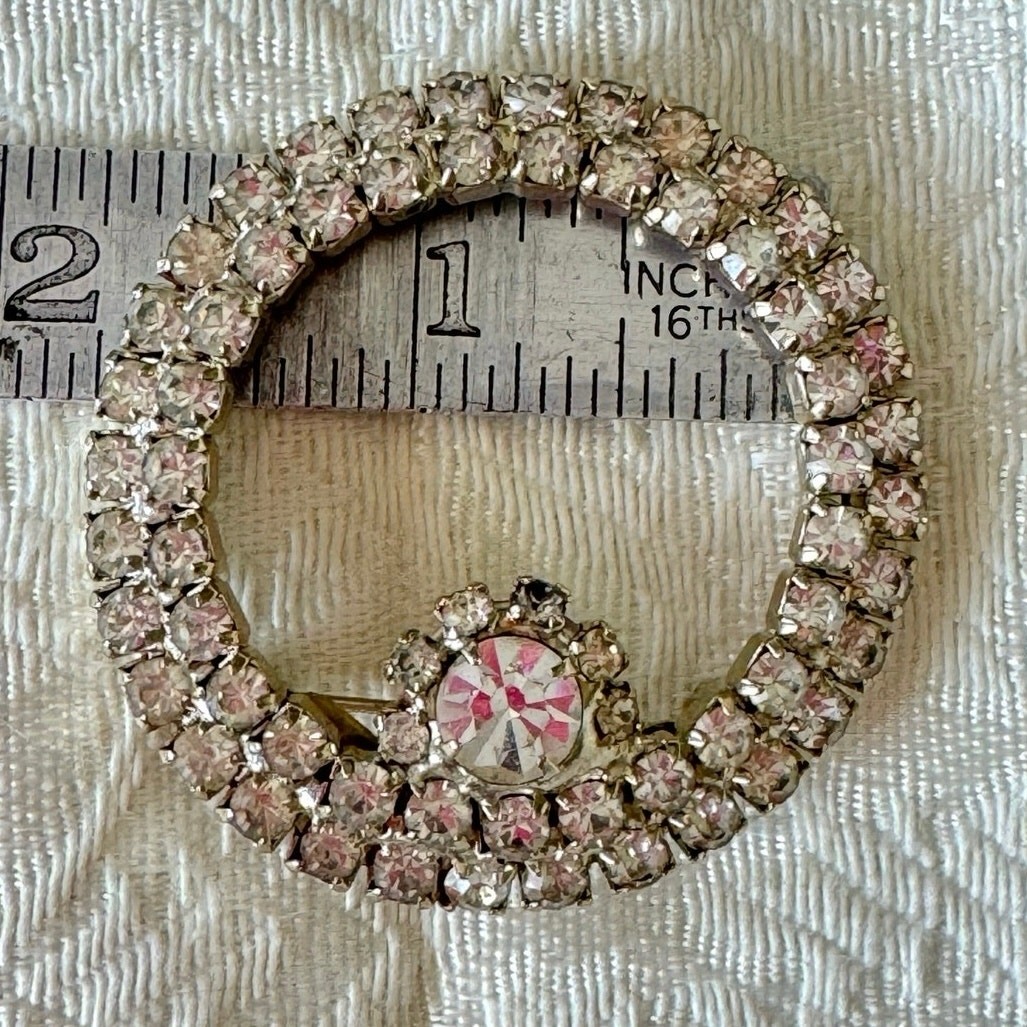 1940s White Crystal Rhinestone Pin Circle Brooch Rhodium Plated Shiny Antique