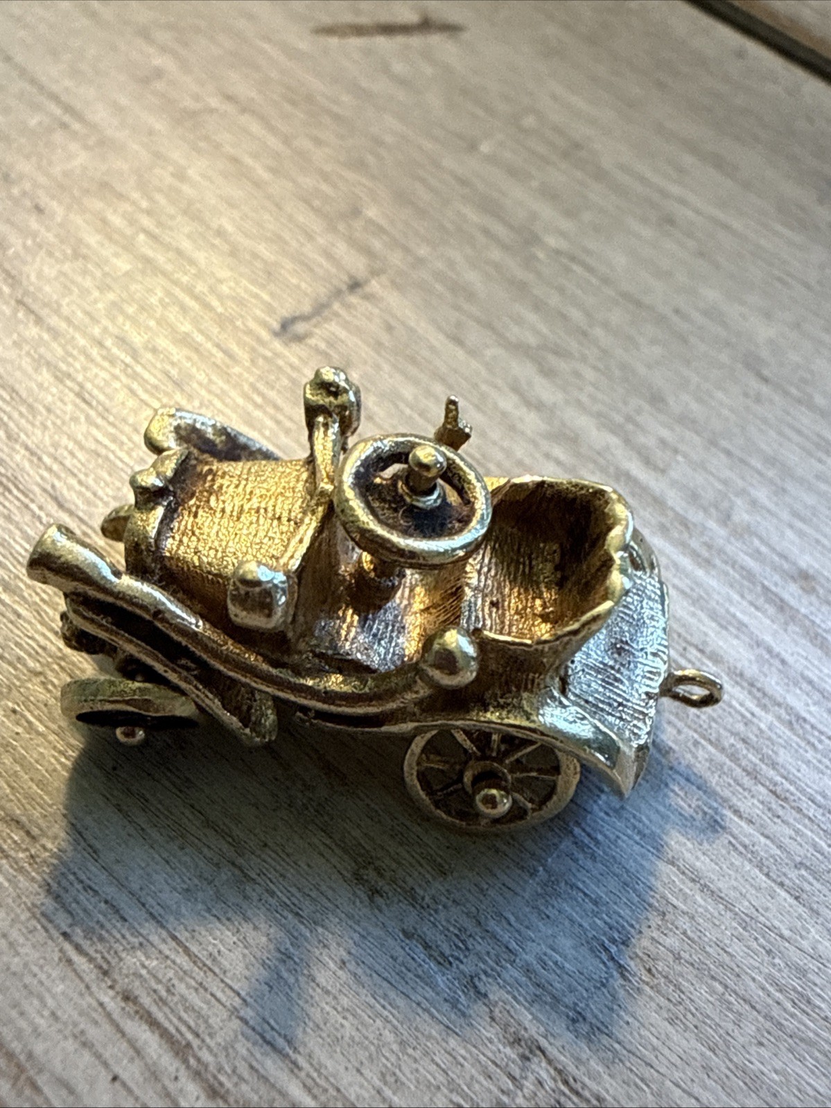 Vintage Charm 3D Car 9 Karat Gold 5.4 Grams Moving Wheels Detailed