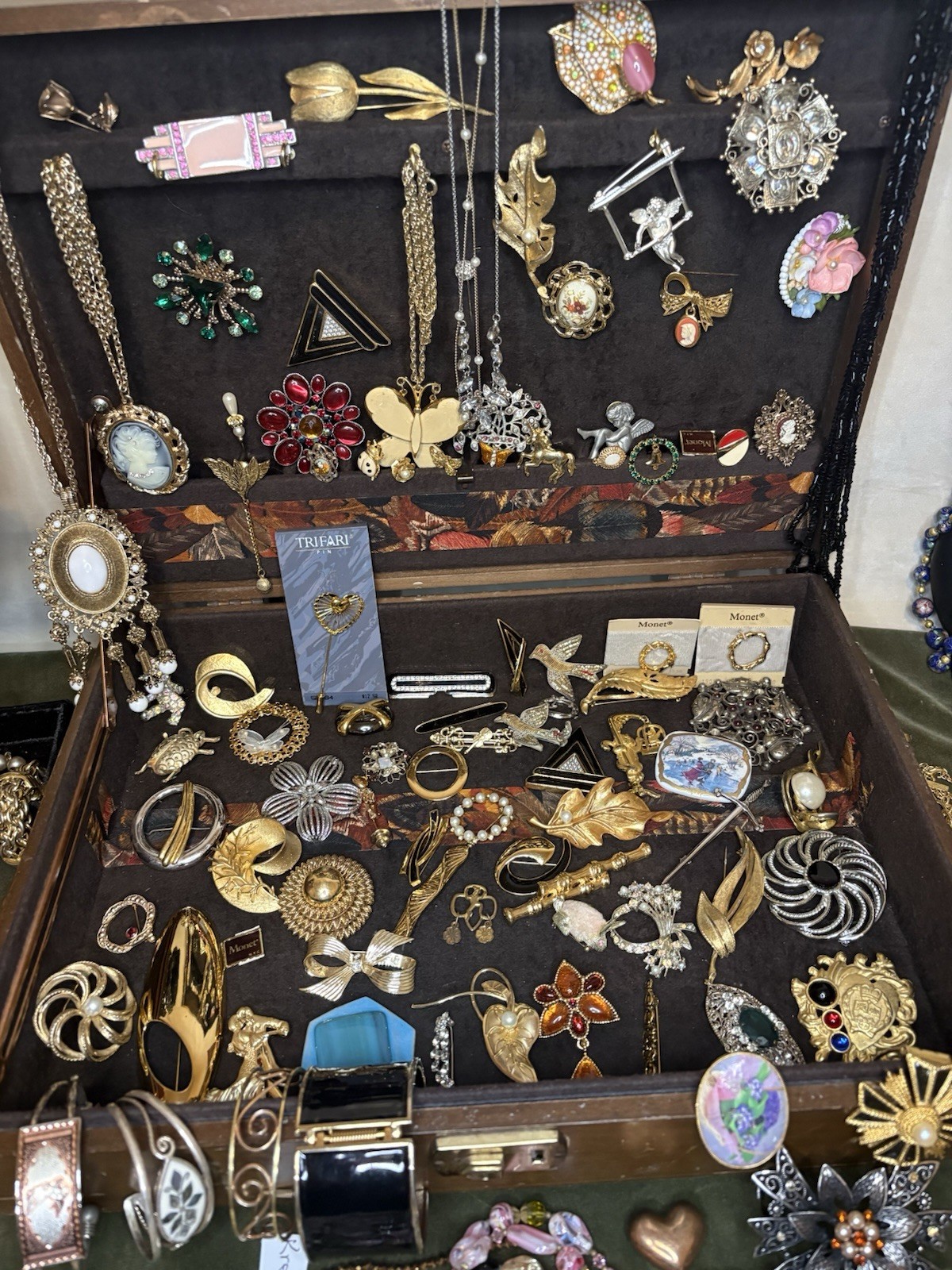 Large Lot Vintage Jewlery Over 180 Items 70+ signed Peices Monet Trifari Etc