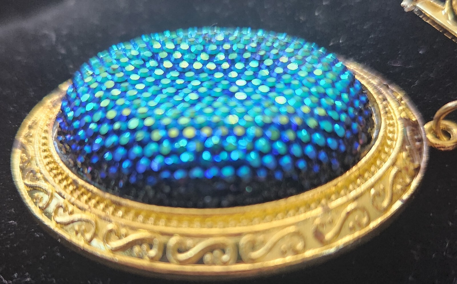 Violet Blue Druzy Rhinestone Pendant Sheer Fabric 15 In Pendant 2″×1.5″ Dented