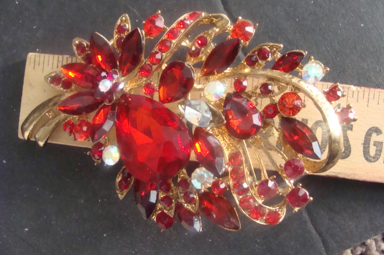 Vintage for (1) Prong set Crystal Cluster Leaf Brooch with Rhinestones
