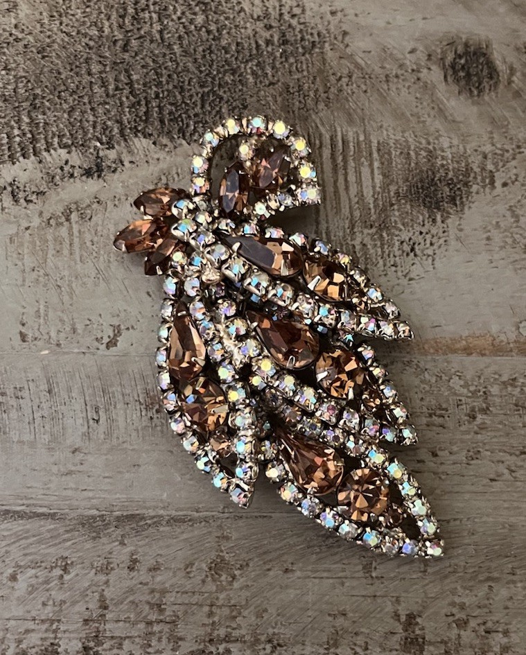Vintage Weiss Unsigned Crystal Aurora Borealis Brown Topaz Leaf Large 3” Brooch