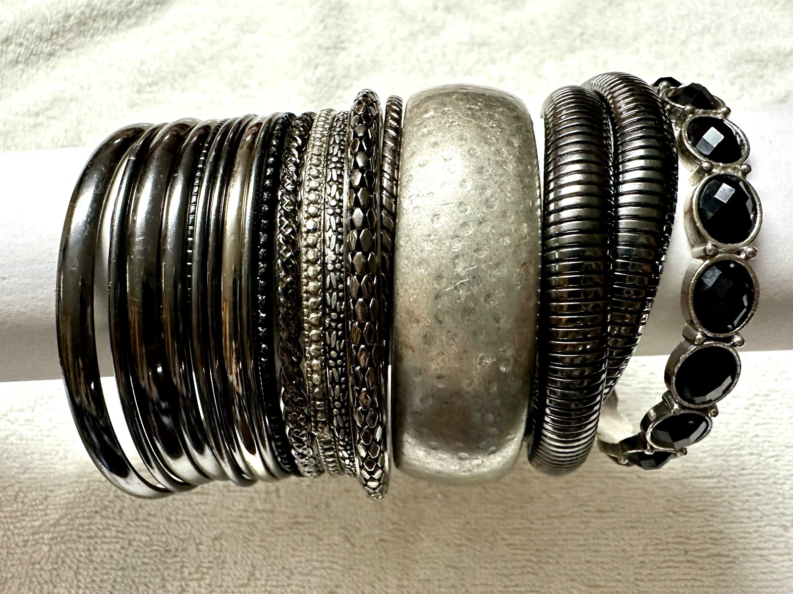 Costume Jewelry Lot 18 Dark Metal Silver Tone Bangle Bracelet b224