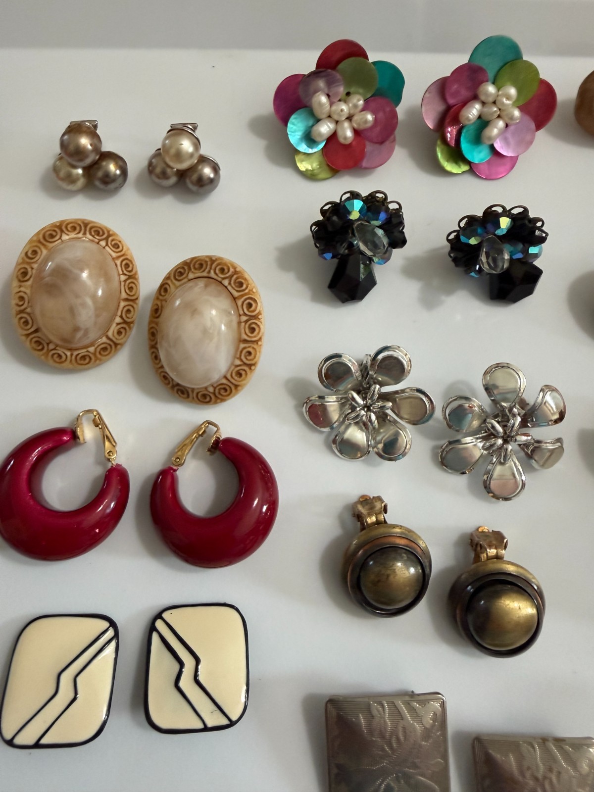Lot of 35 Vintage Clip Earrings Resin Enamel Beaded Plastic Ceramic Shell Metal
