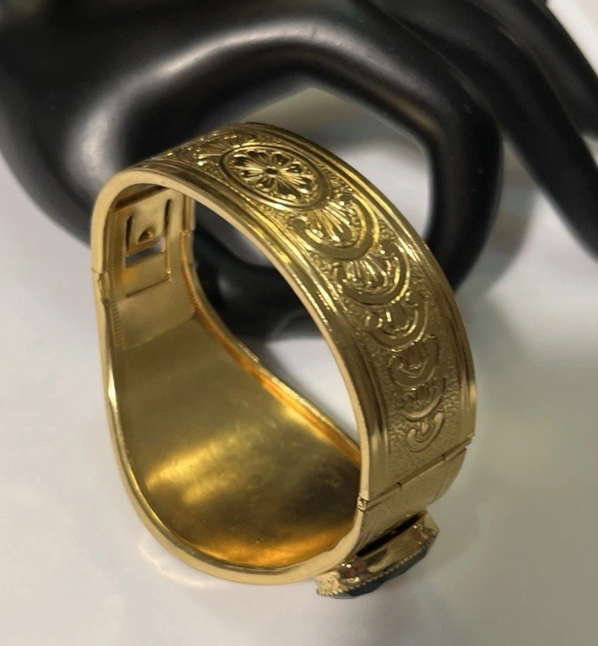 Vtg Victorian Morning Revival Gold Tone Etched Flower Motif Wide Hinged Bracelet