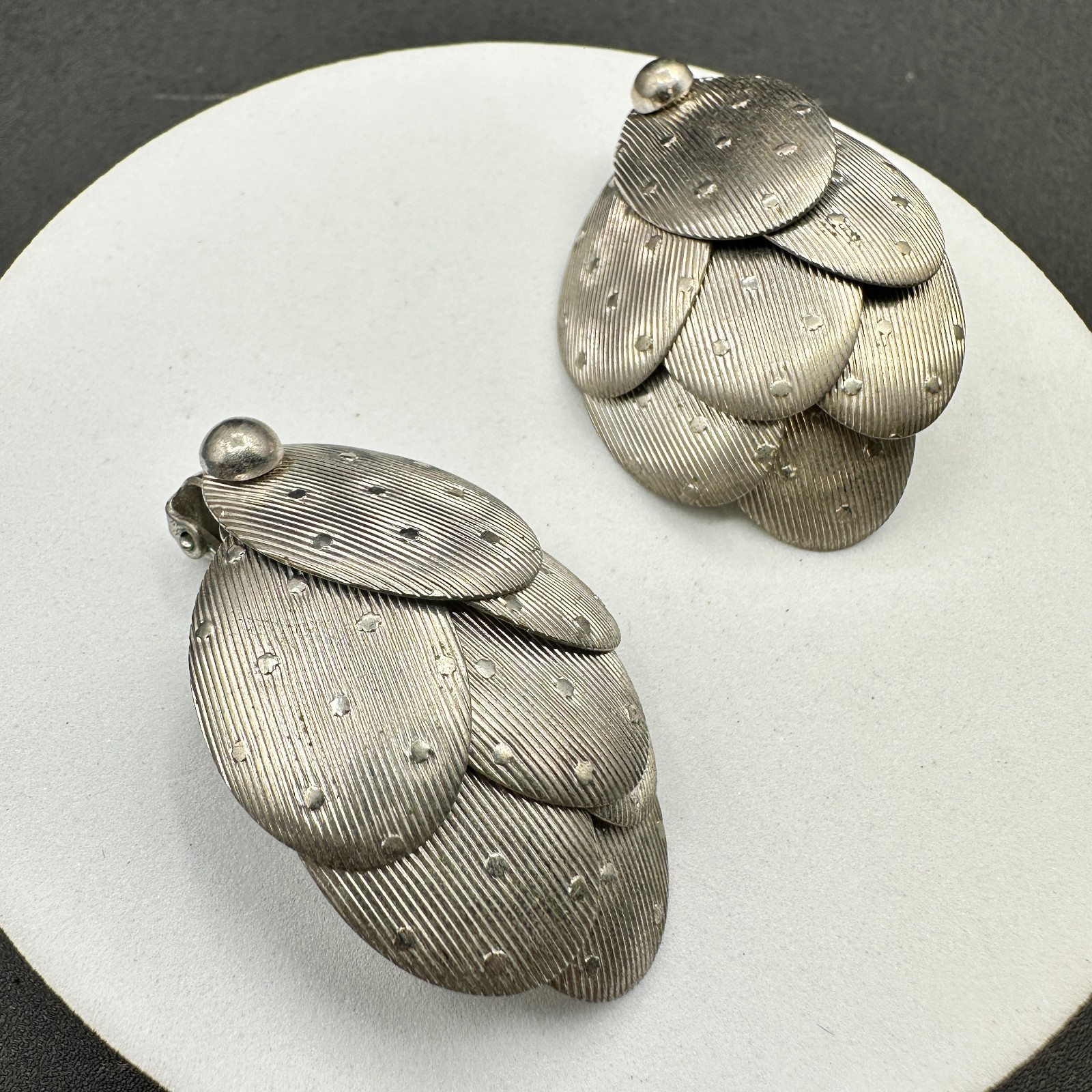 VTG Silver Tone Layered Leaf Clip On Earrings Textured Statement Jewelry