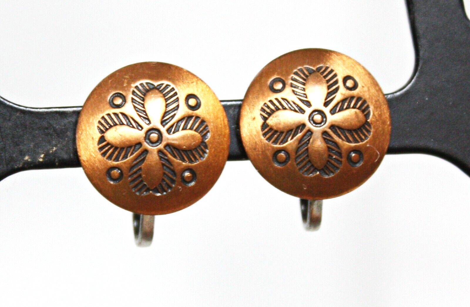 Vintage Copper Screw Back Earrings Round Tribal Design STATE Jewelry Gift