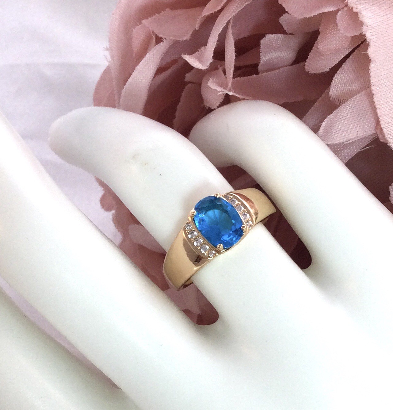 Vintage Jewellery Gold Ring Blue Topaz White Sapphires Antique Deco Jewelry