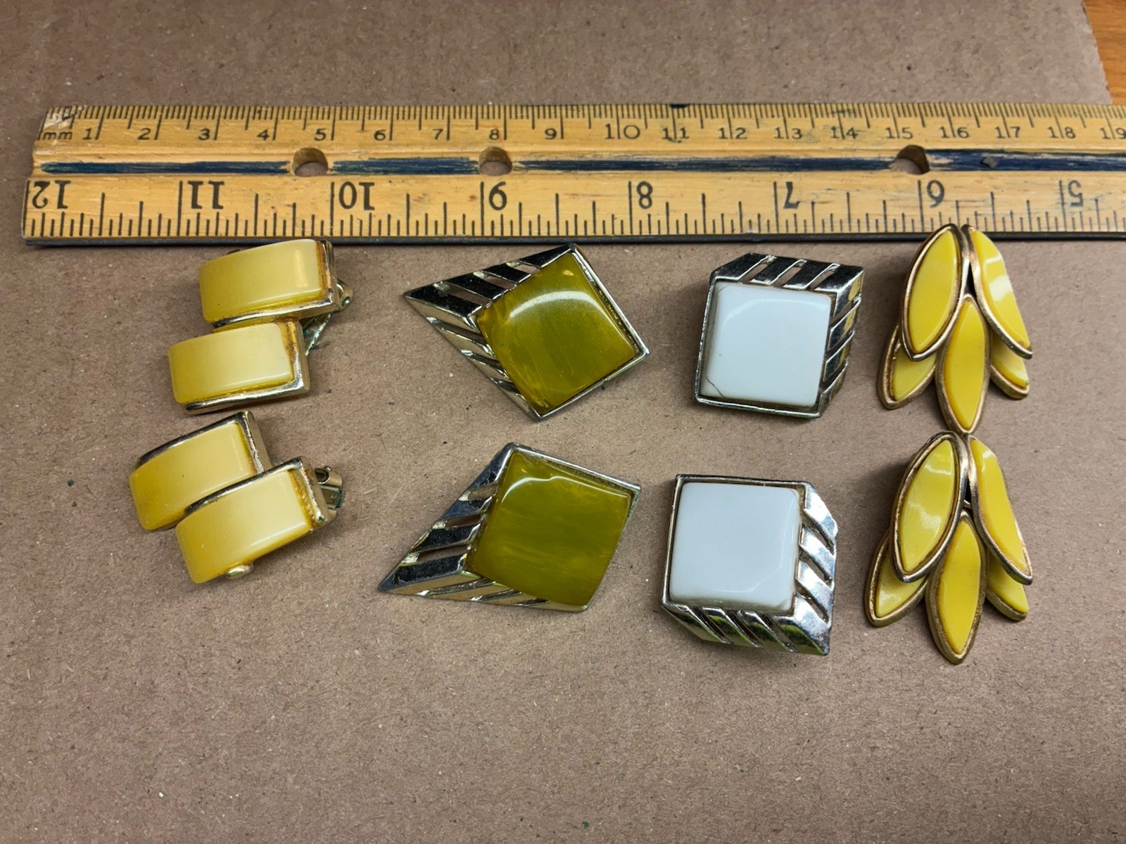 vintage earring lot modern mod 60’s – 80’s lot mixed