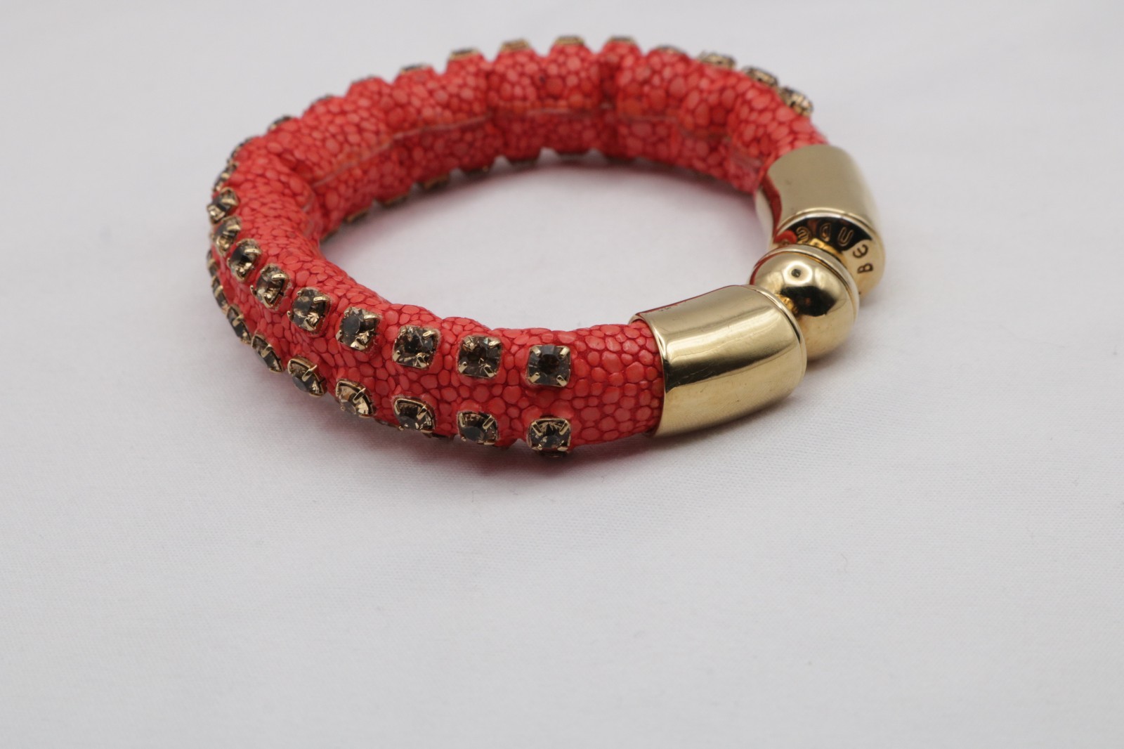 Henri Bendel Stingray Coral Crystal Bracelet Gold Tone Magnetic Clasp Vintage
