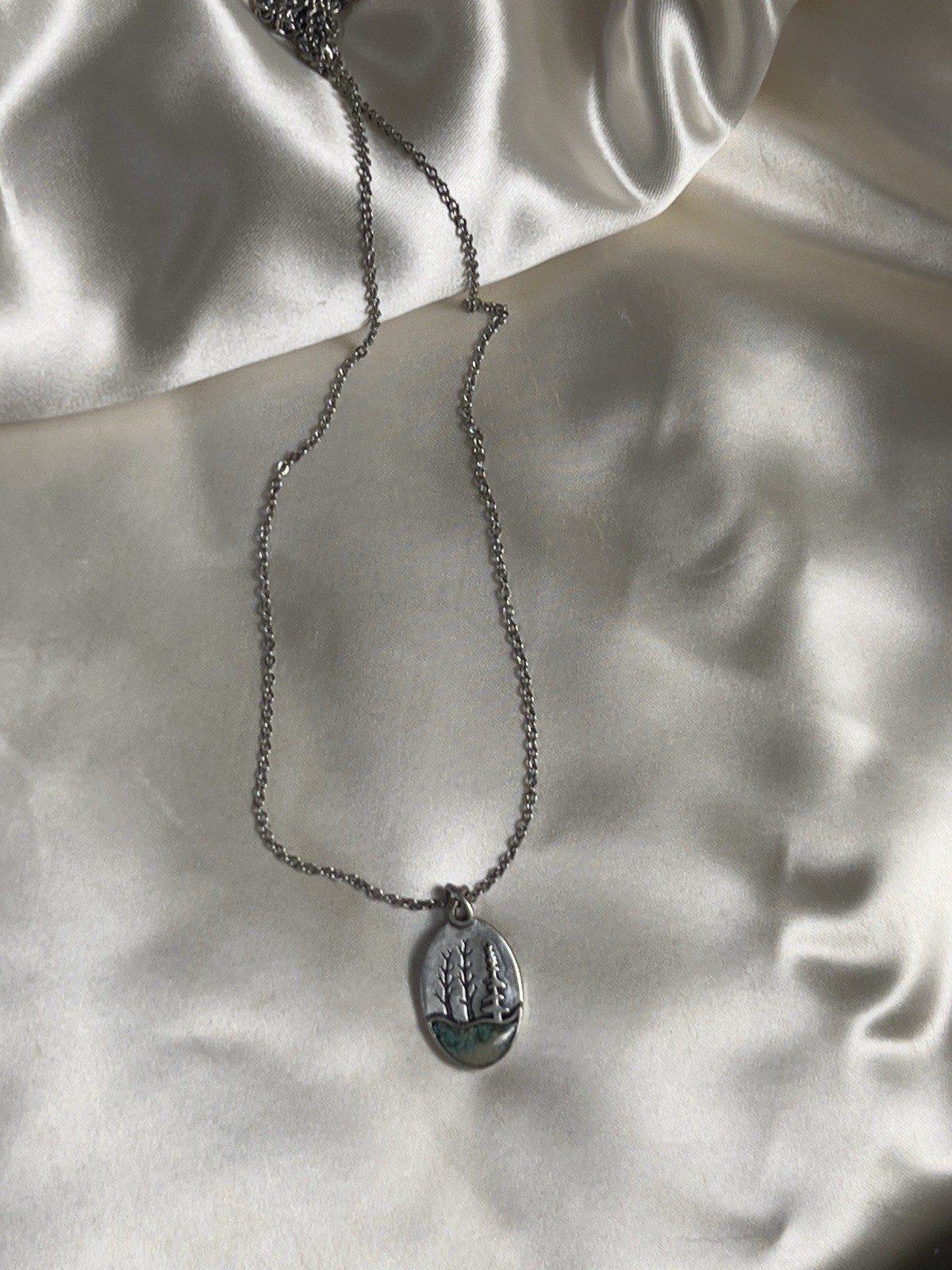 Vintage Silver-Tone Nature Scene Necklace – Adjustable 18–22 Inches