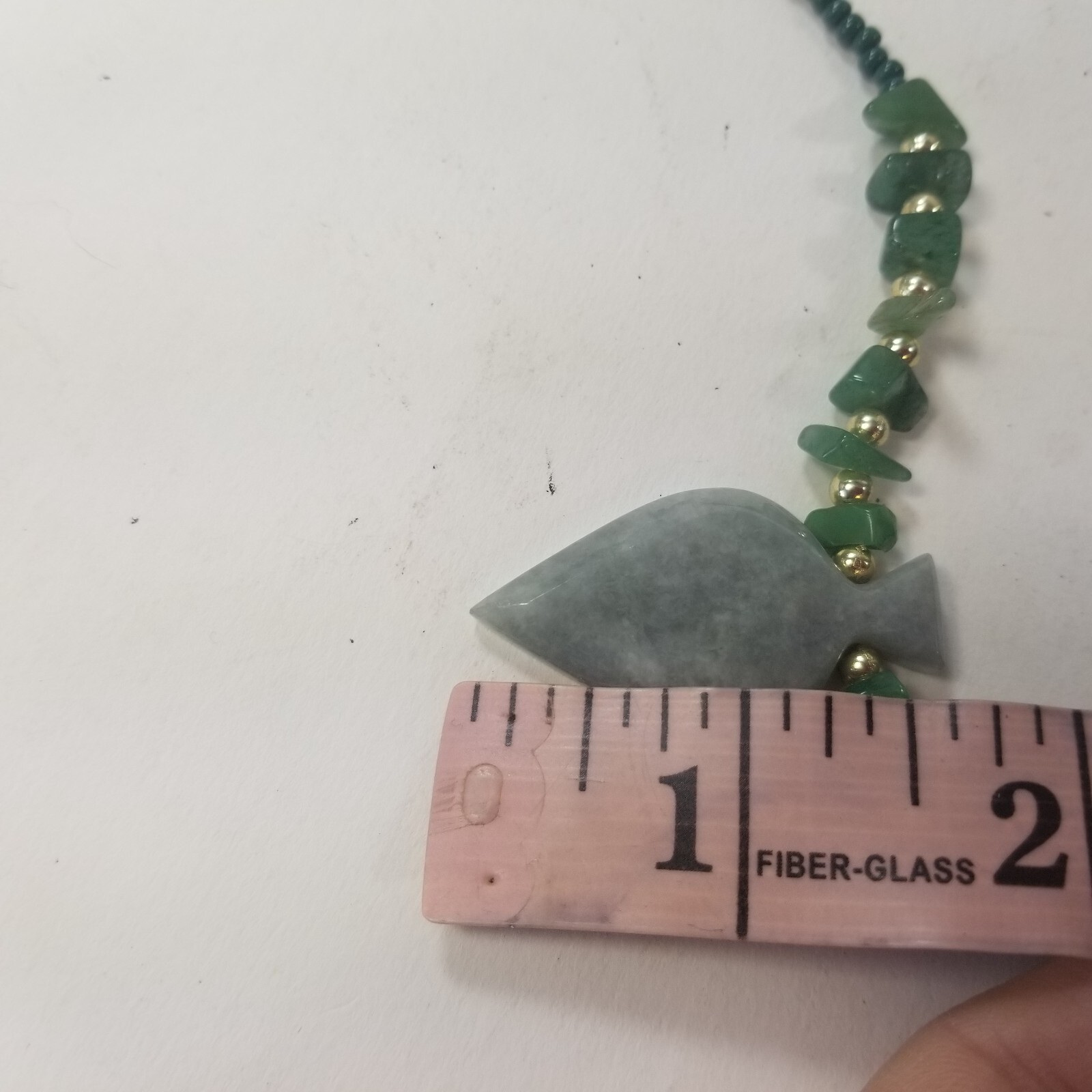 Vtg Natural Stone Beaded Necklace arrow shaped green