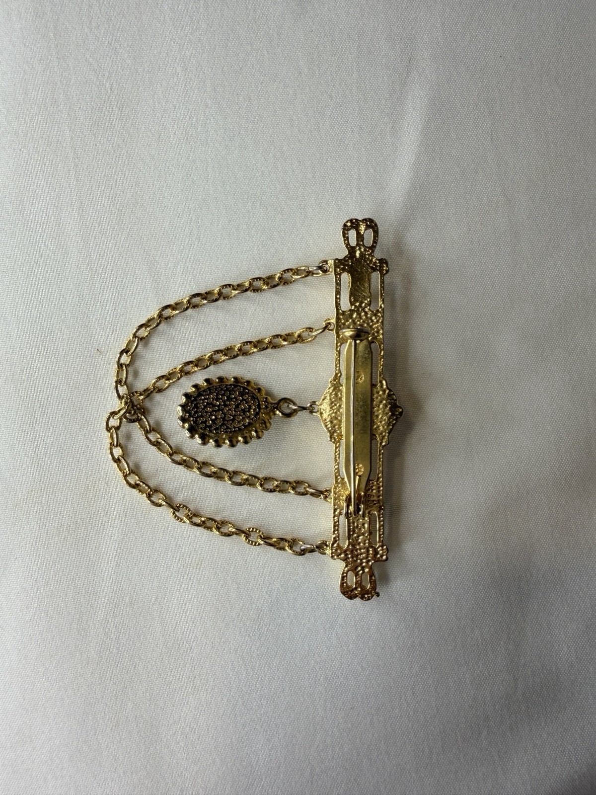 Vintage French Mogul Gripoix Regal Beauty Blue Red & Green Gold Tone Brooch