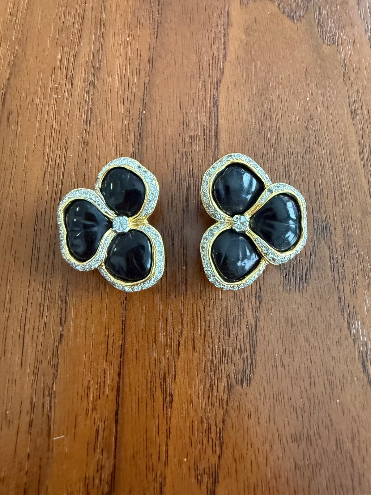 Replica Made In Italy Pansy Flower Earrings Resin Rhinestone Gold Plated Clip On
