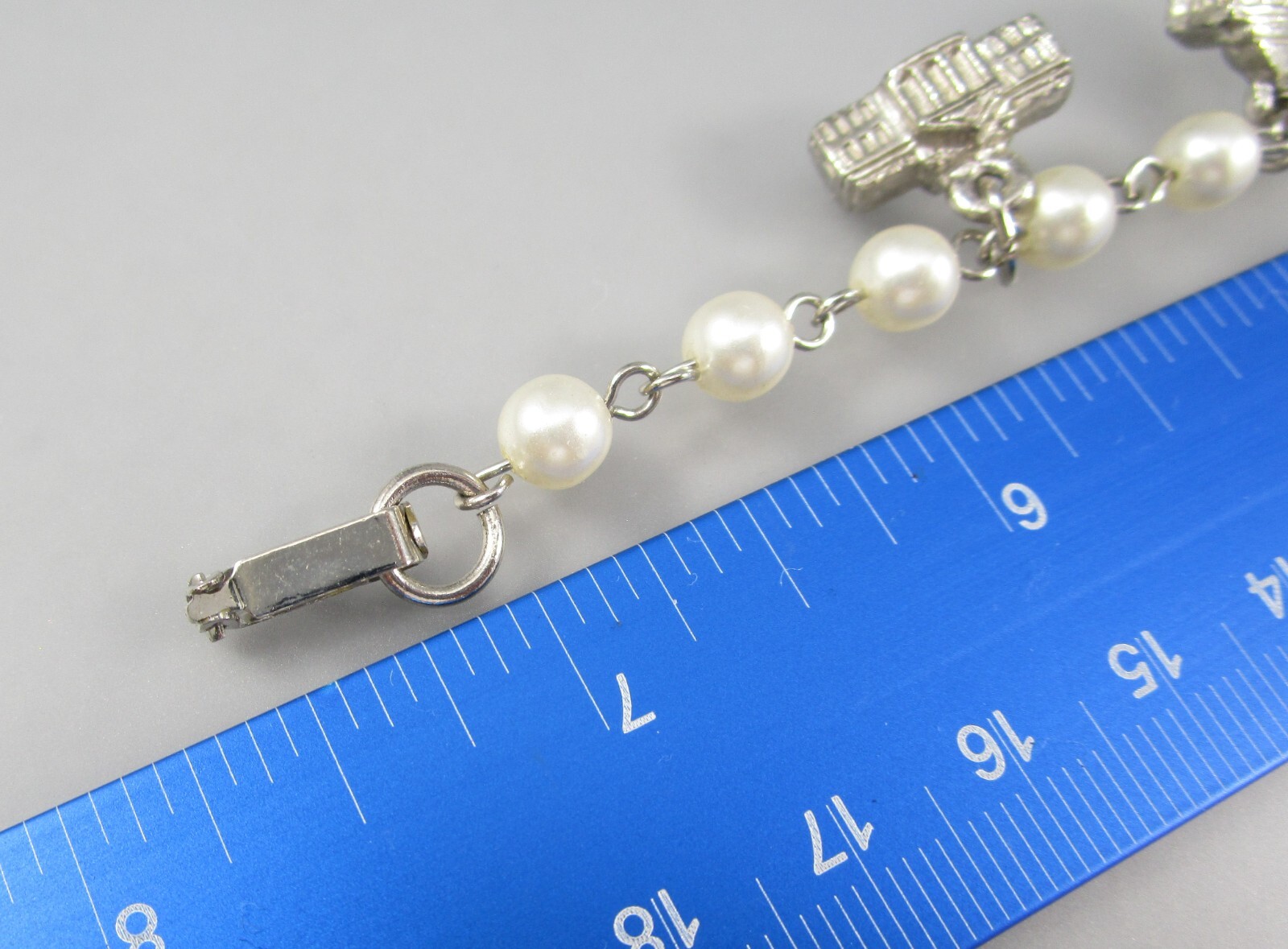 Vtg Washington DC Architecture Buildings Charm Souvenir Bracelet Faux Pearls 815