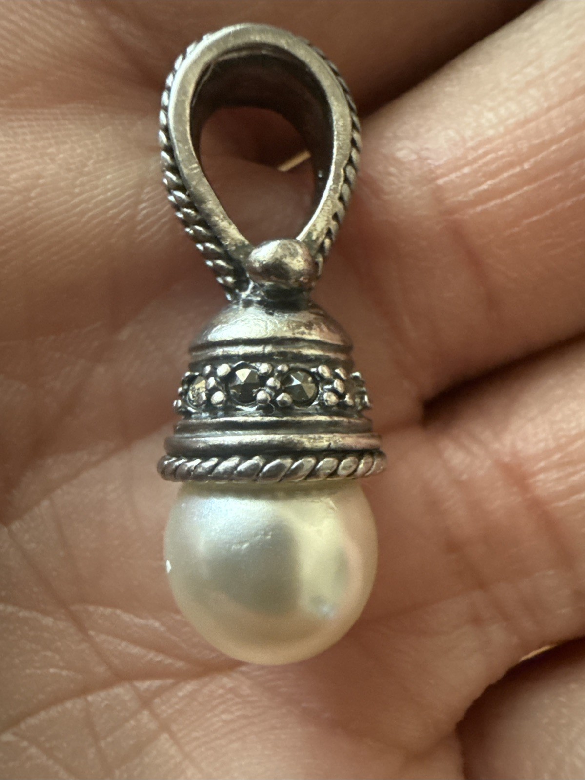 Vintage 925 Silver Art Deco Style Pearl Round Scrolled Pendant
