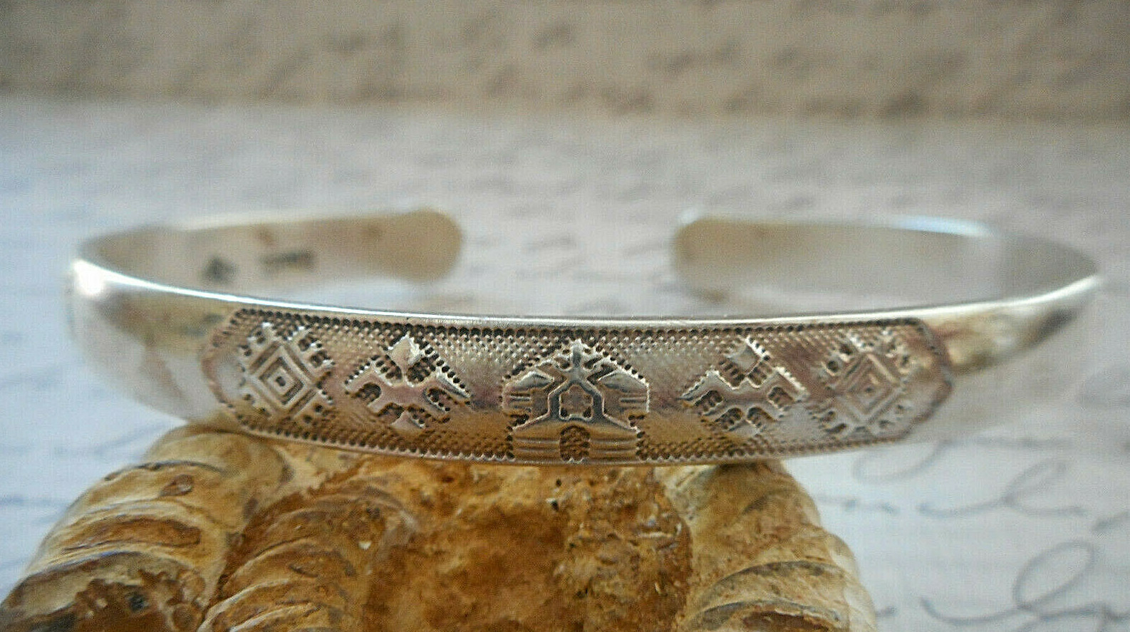 Vintage Sterling 990 Picto Hallmark Picto Stamped Design Cuff Bracelet A85VR