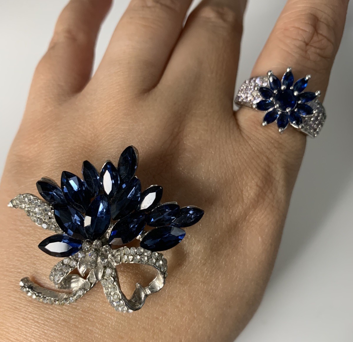 RARE Vintage Royal blue crystal silver flower brooch and ring set ring size 8