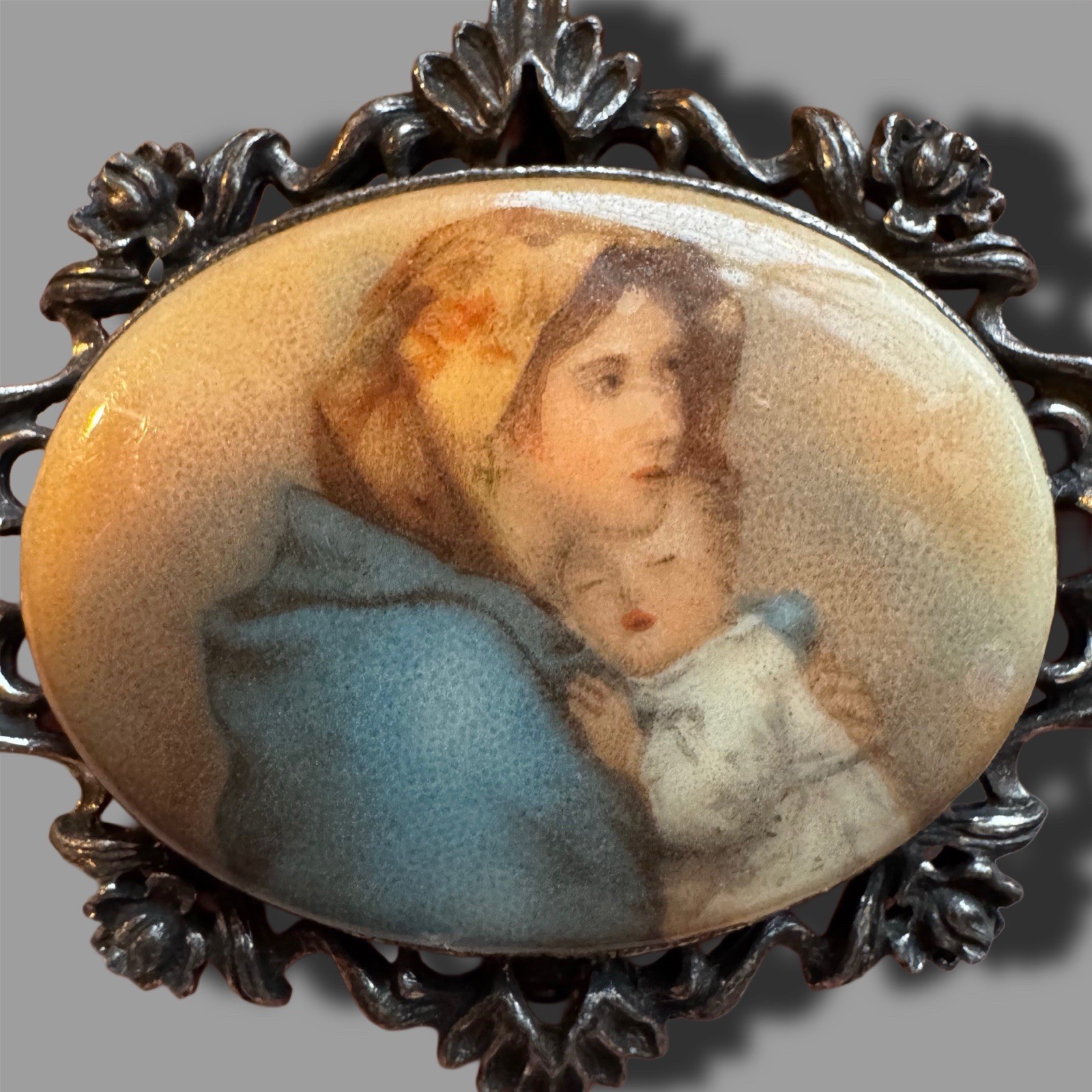 Vintage Style Madonna & Child Catholic Brooch Virgin Mary Devotional Pin