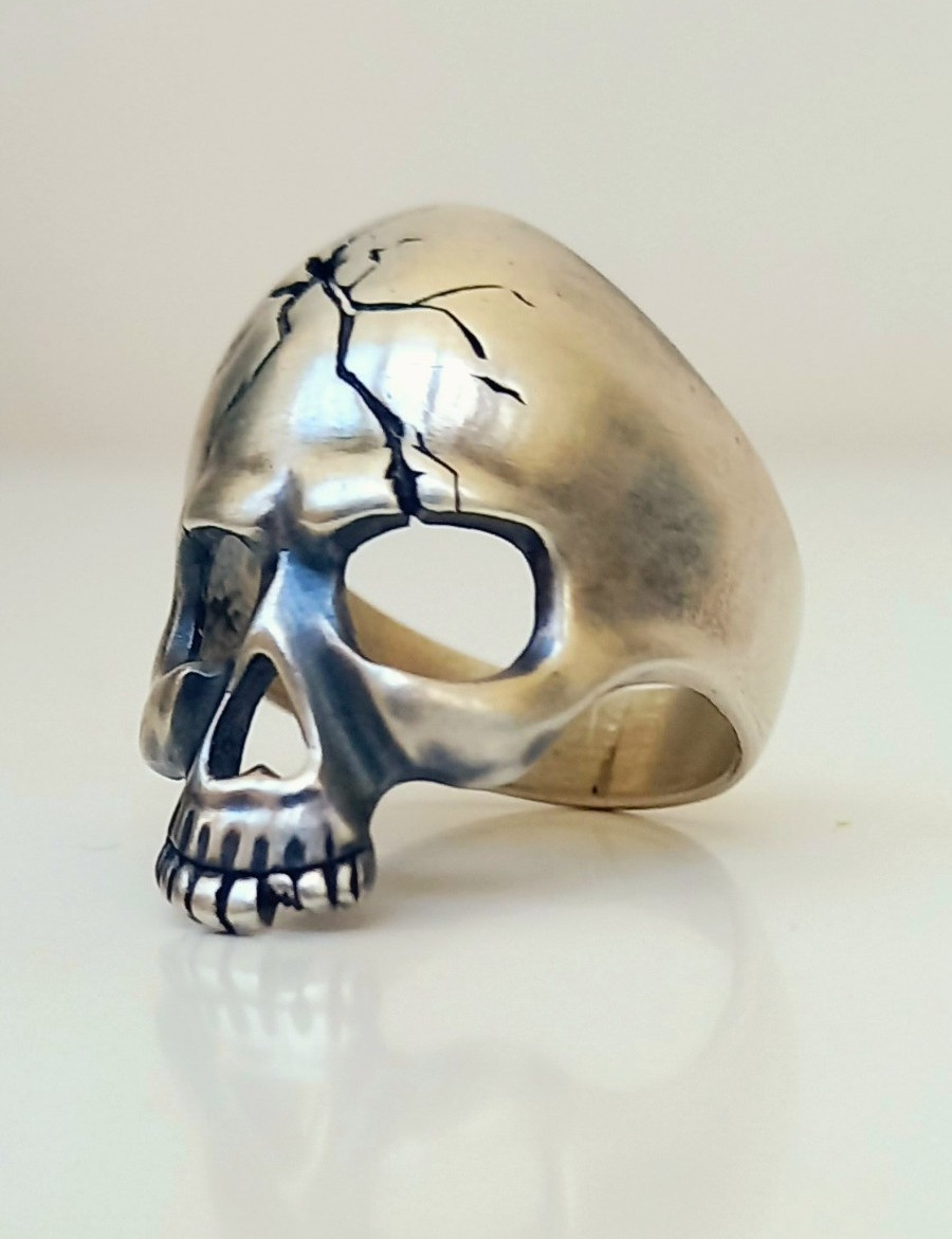 №98 Custom Handcrafted SILVER Ring Biker Scull Ring Size 9 ( 7.98 gr)