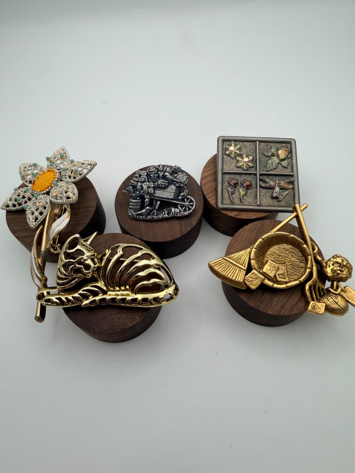 Vintage Brooch Lot JJ Sleeping Cat Danecraft Gardening Birds & Blooms 2002