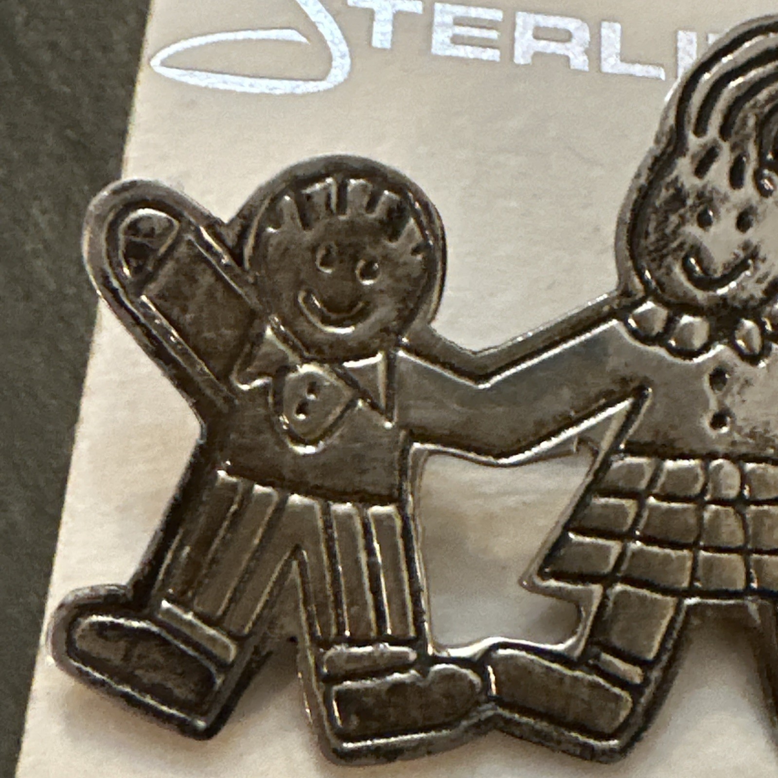 VINTAGE MEXICO STERLING SLVER 925 BOYS & GIRL SAVE THE WORLD BROOCH PIN