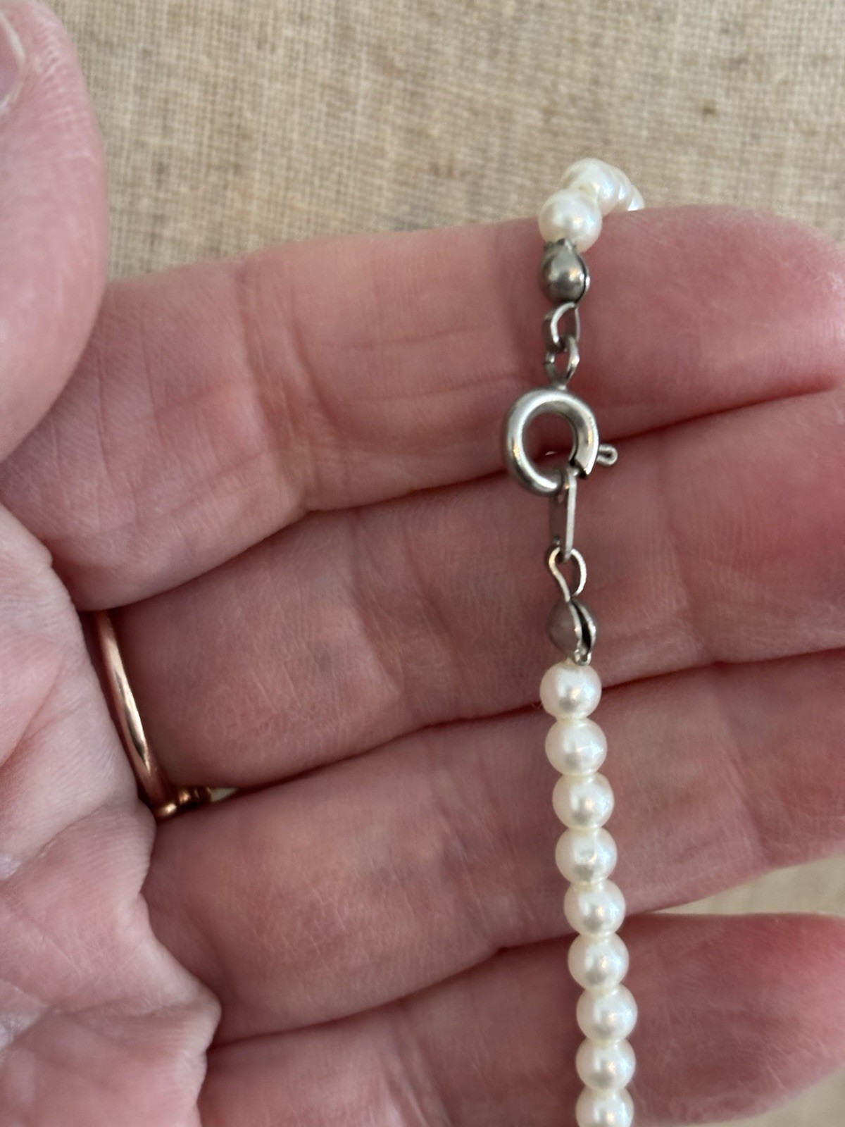Vintage Child’s White Faux Pearl Necklace With Silver Tone Cross 15 Inch