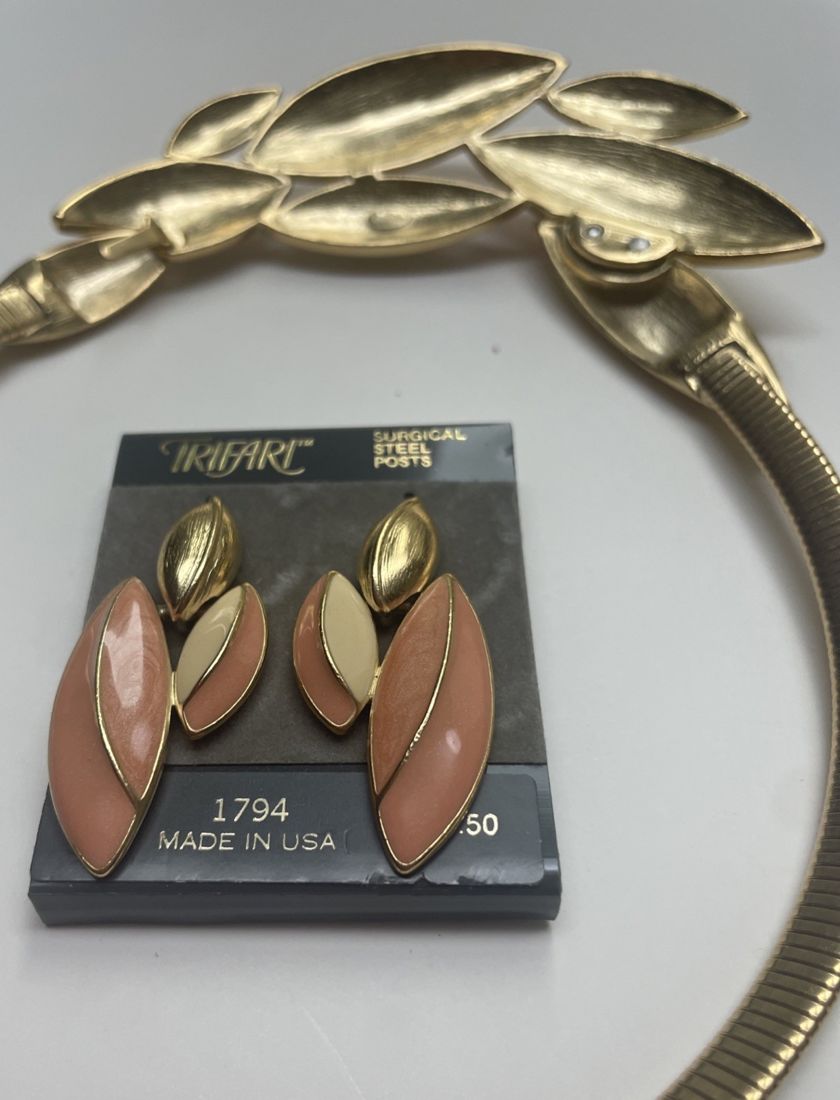 Vintage Trifari Choker Peach Cream & Gold Tone Enamel Necklace & Earring SET NWT