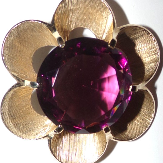 CROWN TRIFARI signed Pin with amazing purple stone-OMG!!