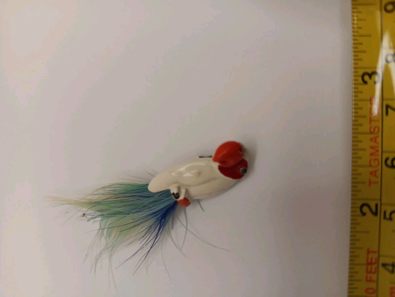 VINTAGE METAL PAINTED REAL FEATHER PARROT BROOCH 2.5 INCH