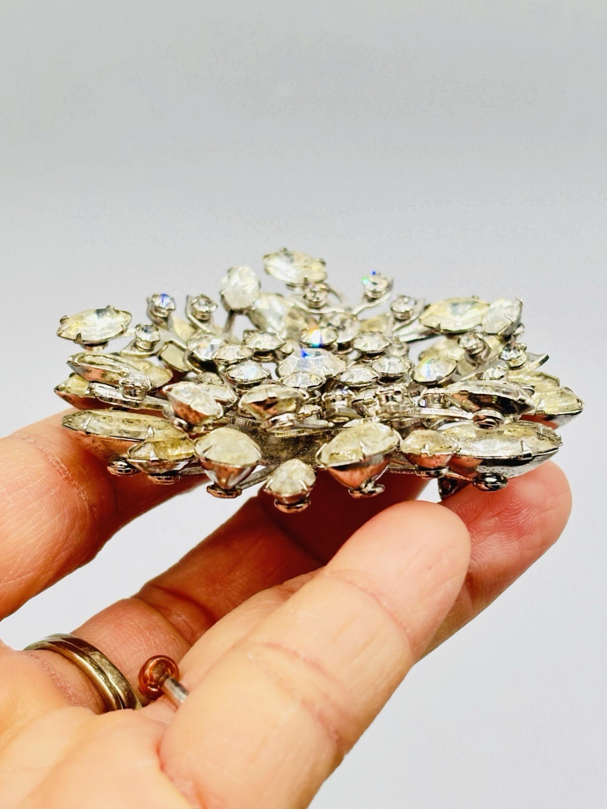 Vtg Unmarked Beau/Judy Lee? Clear Glass Rhinestone Flower Snowflake Pin Brooch