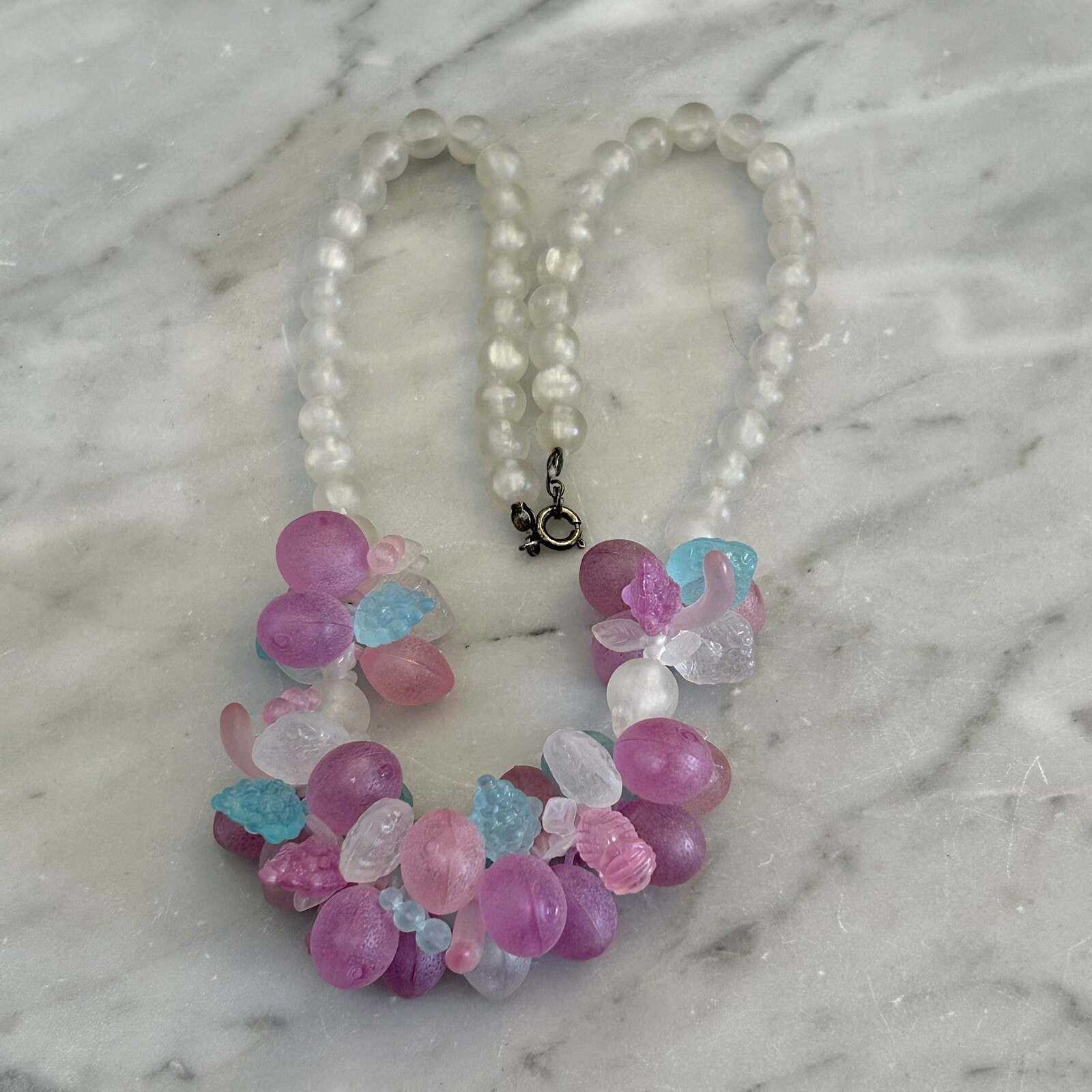 Vintage Frosted Lucite Fruit Salad Necklace Pastel Multicolor 50s/60s Kitsch 19″